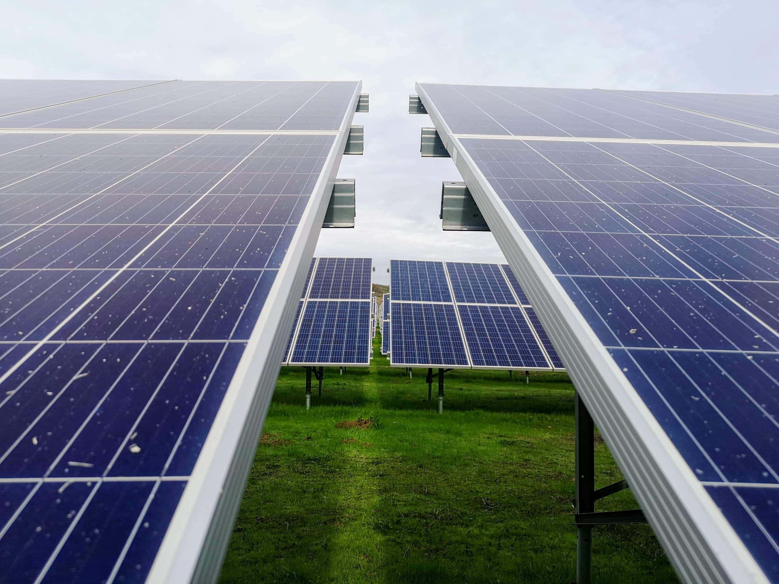 Placas solares fotovoltaicas: Todo sobre su instalación en tu finca rústica