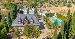 Finca ecuestre con vivienda y piscina a la venta en Jaén