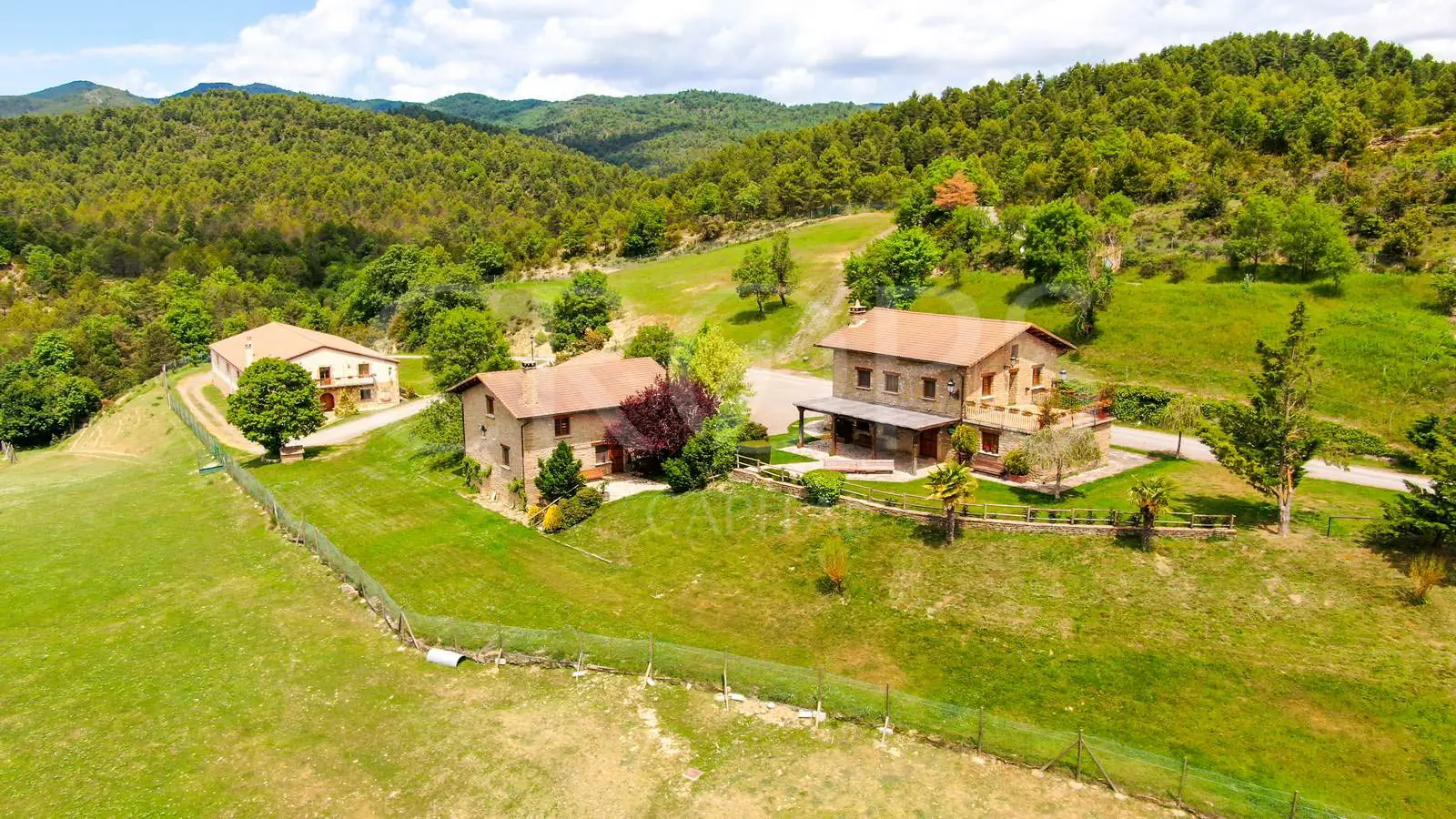 Finca residencial y cinegética vallada en el Pirineo aragonés