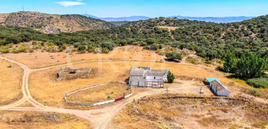 Finca de recreo con cortijo en Granada