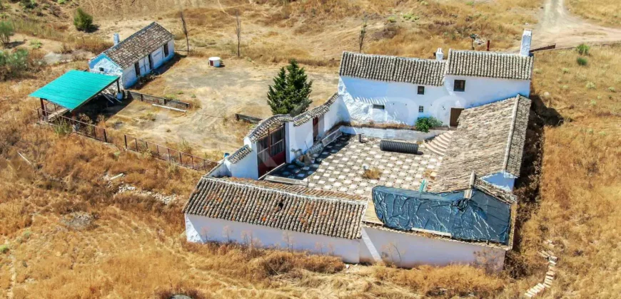 Finca de recreo con cortijo en Granada