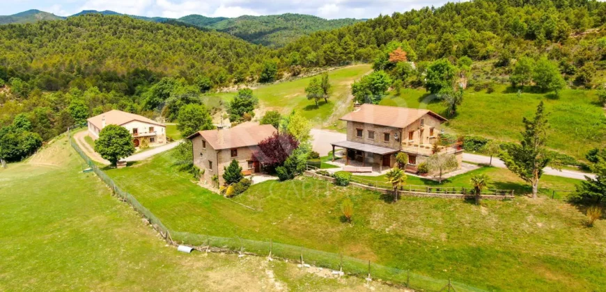 Finca residencial y cinegética vallada en el Pirineo aragonés