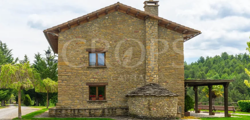 Finca residencial y cinegética vallada en el Pirineo aragonés