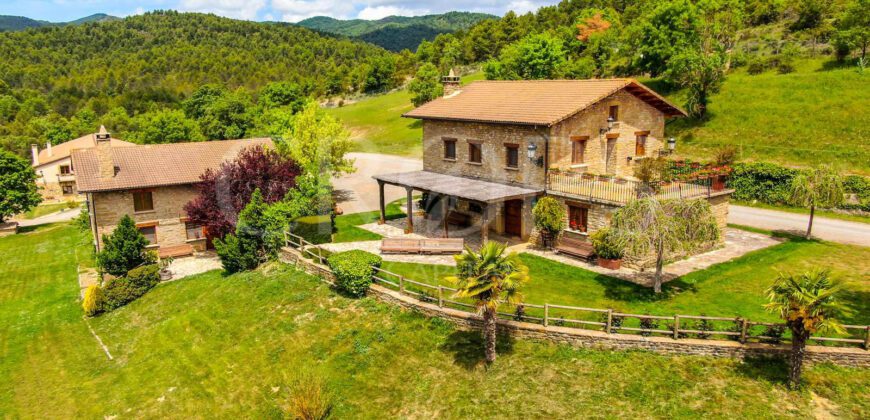 Finca residencial y cinegética vallada en el Pirineo aragonés