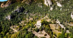 Finca forestal y cinegética con varias masías catalanas en el Pirineo