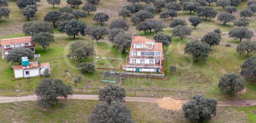 En venta dehesa con vivienda y aprovechamiento ganadero en Cáceres