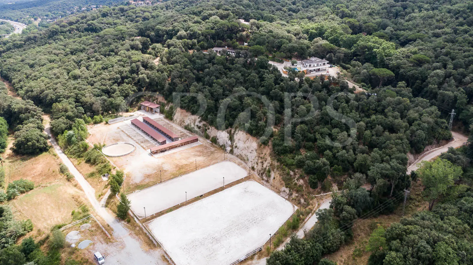 En venta, exclusiva finca hípica de alto nivel cerca de Barcelona En venta, exclusiva finca hípica de alto nivel cerca de Barcelona