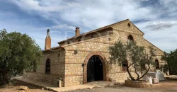 En venta, olivar de regadío con vivienda en el norte de Málaga