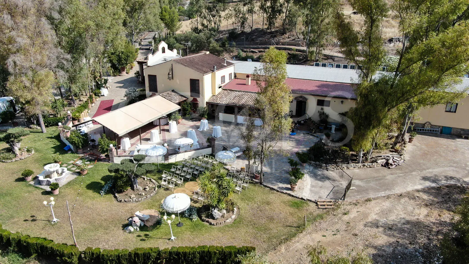 En venta finca para eventos con proyecto de hotel en la Sierra de Cádiz