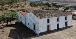 Venta de finca ganadera en Huelva con coto de caza y vivienda