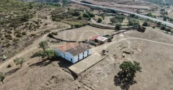 Venta de finca ganadera en Huelva con coto de caza y vivienda