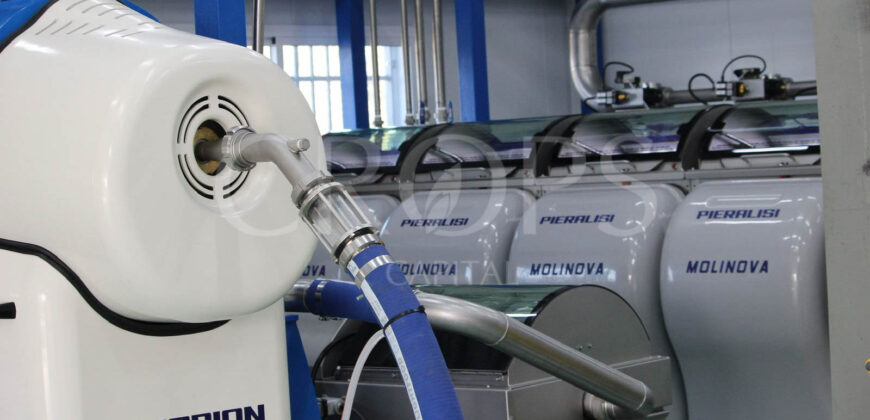 Olivar con almazara y cortijo en la provincia de Córdoba