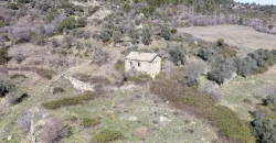Pueblo abandonado con proyecto urbanístico aprobado en Prepirineo Aragonés.