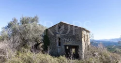 Pueblo abandonado con proyecto urbanístico aprobado en Prepirineo Aragonés.