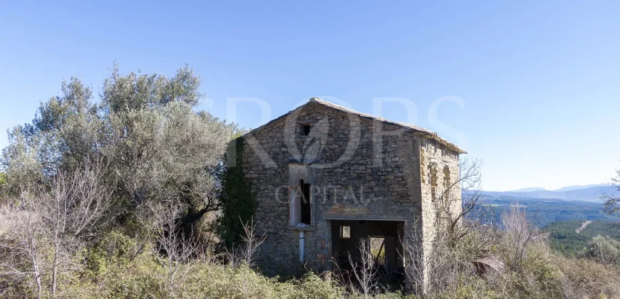 Pueblo abandonado con proyecto urbanístico aprobado en Prepirineo Aragonés.