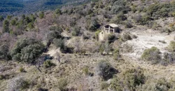 Pueblo abandonado con proyecto urbanístico aprobado en Prepirineo Aragonés.