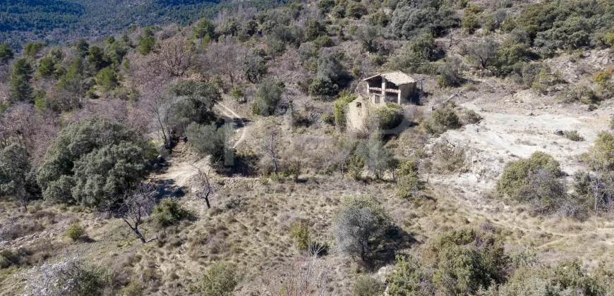 Pueblo abandonado con proyecto urbanístico aprobado en Prepirineo Aragonés.