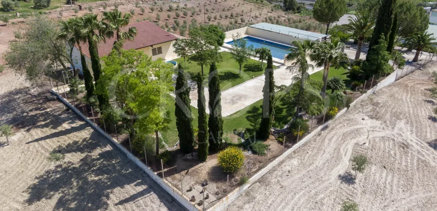 Finca residencial y ecuestre en venta cerca de Málaga